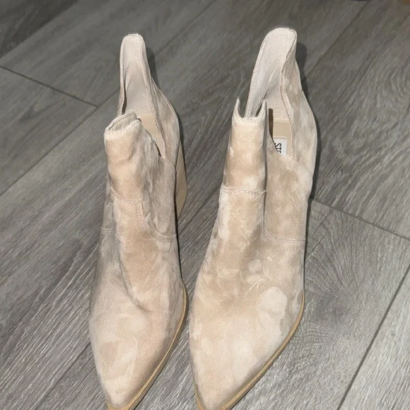 NWOB Steve Madden Womens Chaya Pointed Toe Booties - Picture 6 of 8